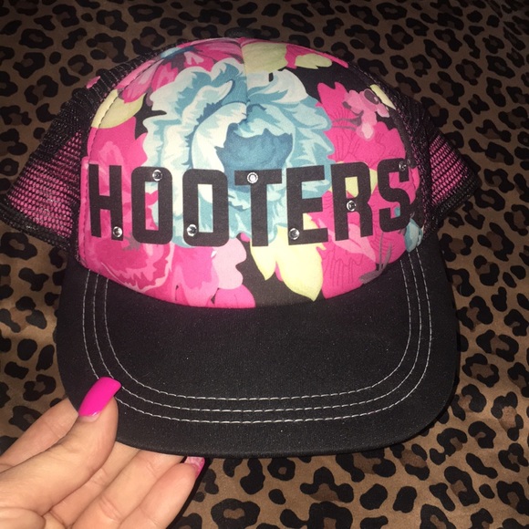 Hooters cap with bling - Picture 1 of 4